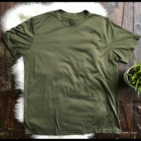 olive green and black nike shirt